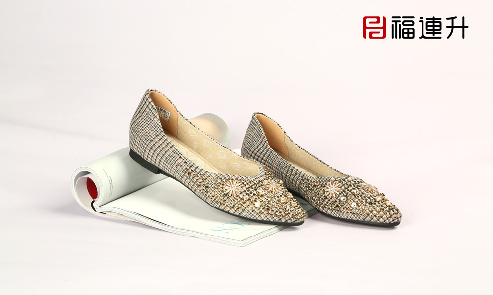 福连升民国风格子布单鞋女镶钻浅口尖头鞋平底瓢鞋(图1)