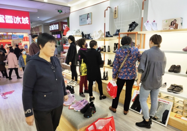 鞋子品牌加盟-现在鞋子品牌特别多，选择哪个加盟更具有吸引力呢？