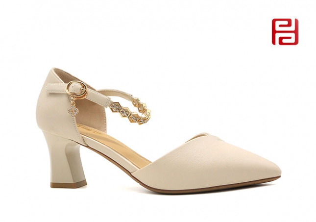 福连升夏季女鞋轻松工作中空鞋魅力时装凉鞋