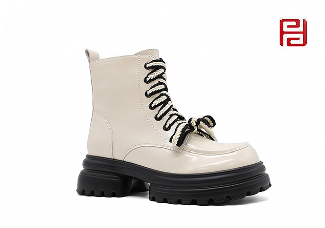 福连升冬季新款休闲生活女鞋时尚休闲女鞋马丁靴